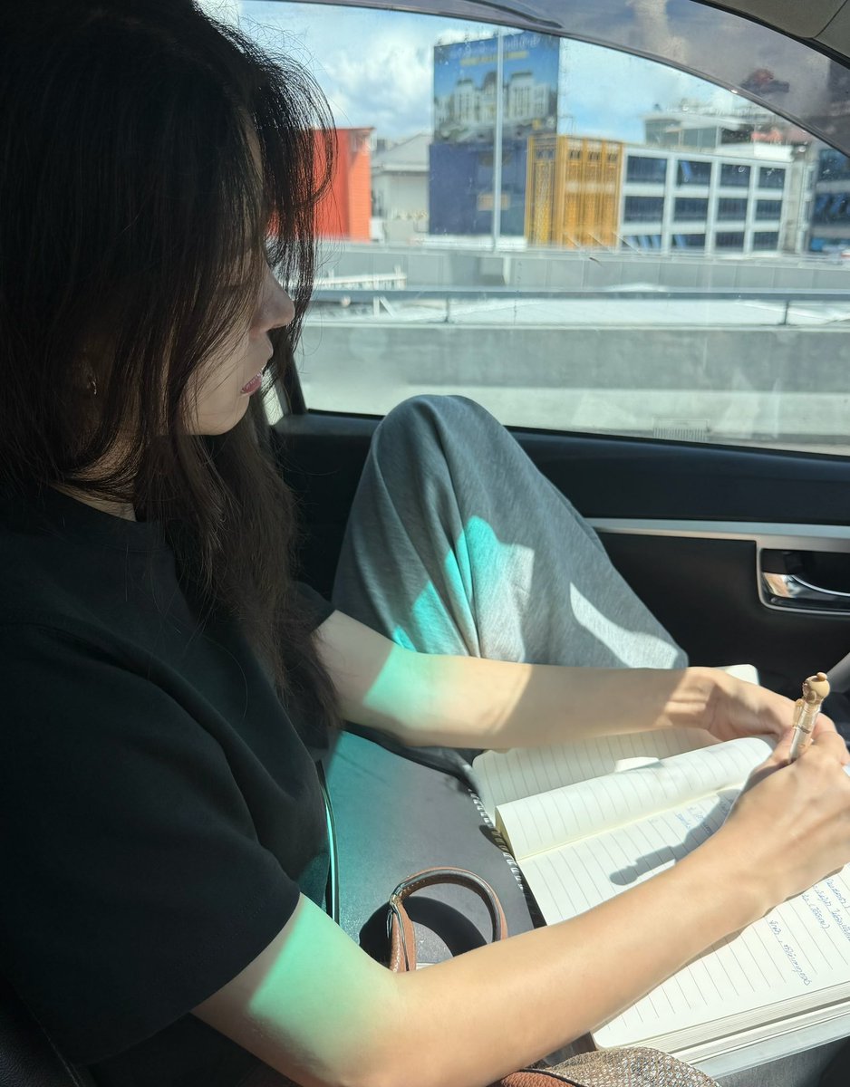ffn901's tweet photo. ไม่อยากเป็นแม่แล้วอะ ปอนอ27 พี่32 ก็เข้ากันนะคะ พี่ตามใจทุกอย่าง ถถถถถ https://t.co/SOk21XuC8Y