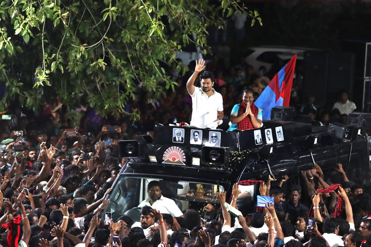 IPSenthil's tweet photo. கழக தலைவர் திராவிட மாடல் நாயகர் மாண்புமிகு அண்ணன் @mkstalin அவர்களின் ஆசி பெற்ற கழக இளைஞர் அணி செயலாளர் சட்டப்பேரவை எதிர் கட்சி தலைவர் மாண்புமிகு அண்ணன் @Udhaystalin அவர்கள் தாராபுரம் தொகுதி மதச்சார்பற்ற முற்போக்கு கூட்டணி வெற்றி வேட்பாளர் வழக்கறிஞர் திருமதி. சுகன்யா அவர்களை ஆதரித்து உதயசூரியன் சின்னத்தில் தளவாய்ப்பட்டிணம் ஊராட்சியில் பரப்புரை கூட்டத்தில் கலந்து கொண்டபோது.
@IPeriyasamy_ 
@r_sakkarapani