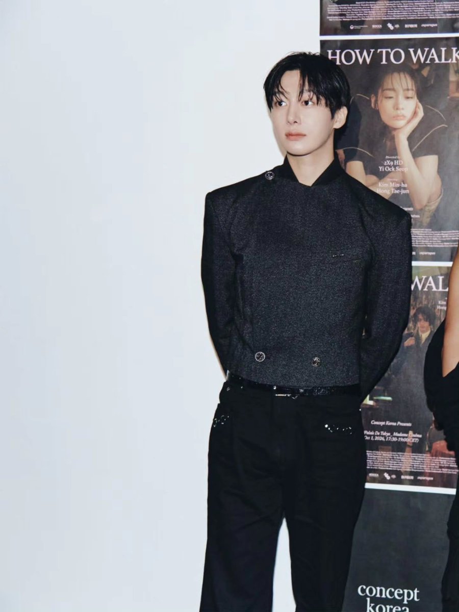 HyungwonThings's tweet photo. 261003 hyungwon instagram post #형원 

@ coenffl: belong to you https://t.co/NsPnIN67o2
