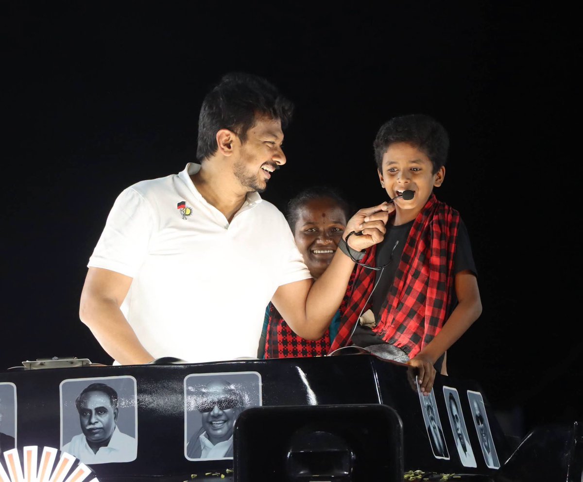 IPSenthil's tweet photo. கழக தலைவர் திராவிட மாடல் நாயகர் மாண்புமிகு அண்ணன் @mkstalin அவர்களின் ஆசி பெற்ற கழக இளைஞர் அணி செயலாளர் சட்டப்பேரவை எதிர் கட்சி தலைவர் மாண்புமிகு அண்ணன் @Udhaystalin அவர்கள் தாராபுரம் தொகுதி மதச்சார்பற்ற முற்போக்கு கூட்டணி வெற்றி வேட்பாளர் வழக்கறிஞர் திருமதி. சுகன்யா அவர்களை ஆதரித்து உதயசூரியன் சின்னத்தில் தளவாய்ப்பட்டிணம் ஊராட்சியில் பரப்புரை கூட்டத்தில் கலந்து கொண்டபோது.
@IPeriyasamy_ 
@r_sakkarapani