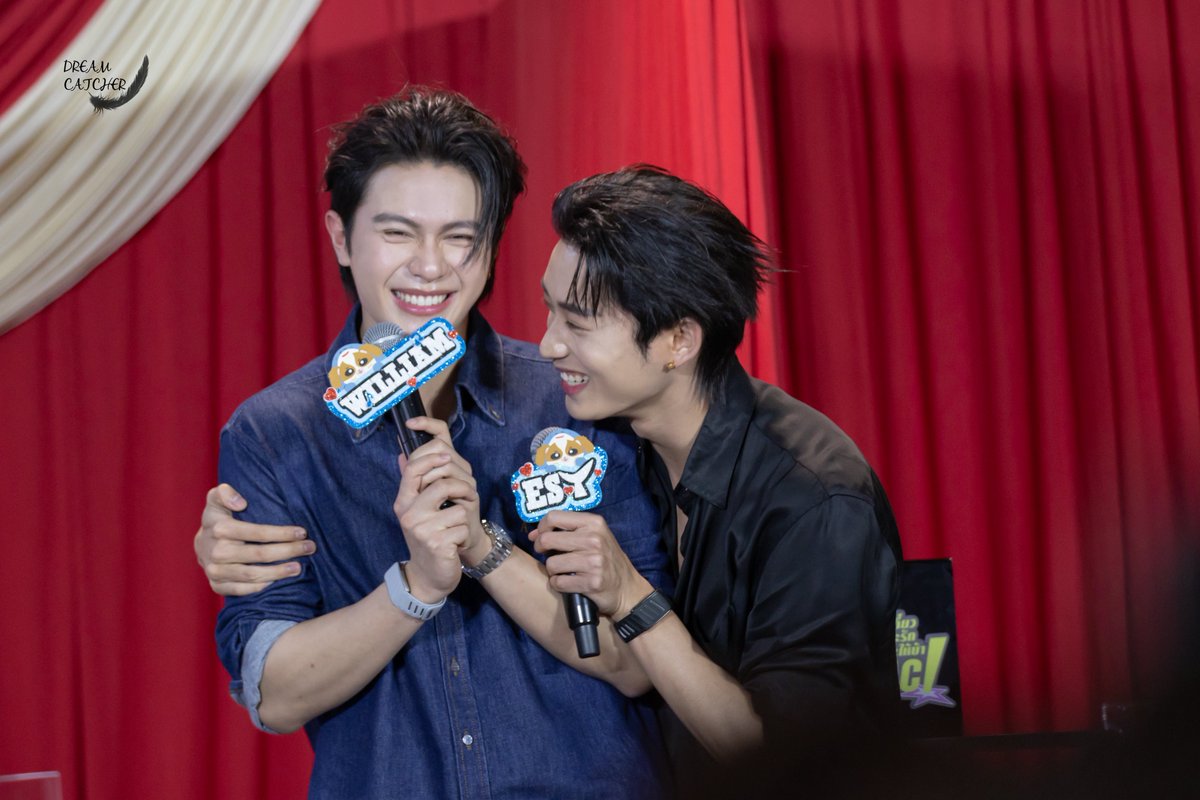 __DreamCatchers's tweet photo. อุ้ย ตกใจ มากอดเค้าเลย

#YouManiacSeriesEP6 
#WilliamEst #วิลเลี่ยมเอส https://t.co/tz0sGhgi4E