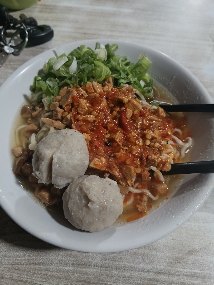 ryulgirlfriendd's tweet photo. baca au damar gaharu sambil makan mie ayam berasa nelen beling alias sedih bgt jirrr, gua kalo jd yaya jg kecewa berat sih, huhuuu mau peluk +pukpuk yaya 😭😭😭 https://t.co/OJeiS68yKn