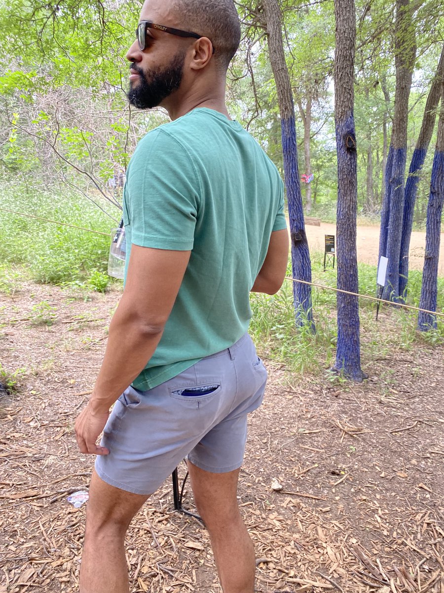 leadingedgesex's tweet photo. Hey y'all! I'm in the process of adding this pic of me to my new ebook's website so potential readers know they're trusting a regular dude just like them with their purchase, so I figured I might as well show you guys too. Bi the way, are you following me @ATXleadingedger yet? https://t.co/9Xvi624pka
