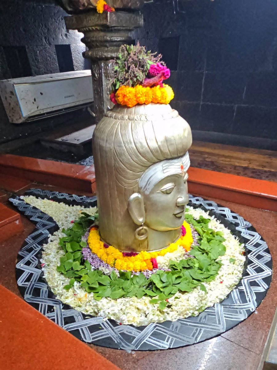 GloryofShiva's tweet photo. श्री औंढा नागनाथ ज्योतिर्लिंग मंगला आरती श्रृंगार | 03.10.2026

Shri Aundha NagnathJyotirlinga Mangala Aarti Shringar | 03.10.2026 https://t.co/JZUoBRKToJ