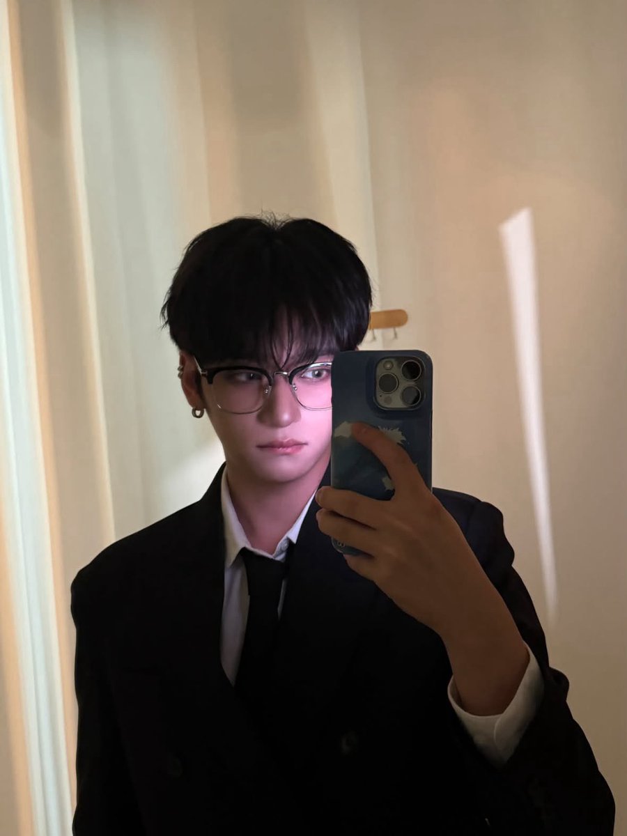 WHIB_ON's tweet photo. 🕴️

#WHIB #휘브 #JAEHA #재하 https://t.co/KcDeyfIK7t