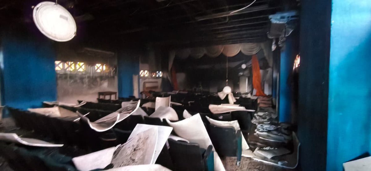soledadalcaldia's tweet photo. 🚨 INFORME OFICIAL

La Alcaldía de Soledad informa que un cortocircuito habría provocado un incendio estructural en el paraninfo de la I.E. Dolores María Ucros, con reporte preliminar de pérdida total.

La alcaldesa Alcira Sandoval Ibáñez realizará inspección técnica para evaluar daños y definir acciones de recuperación.