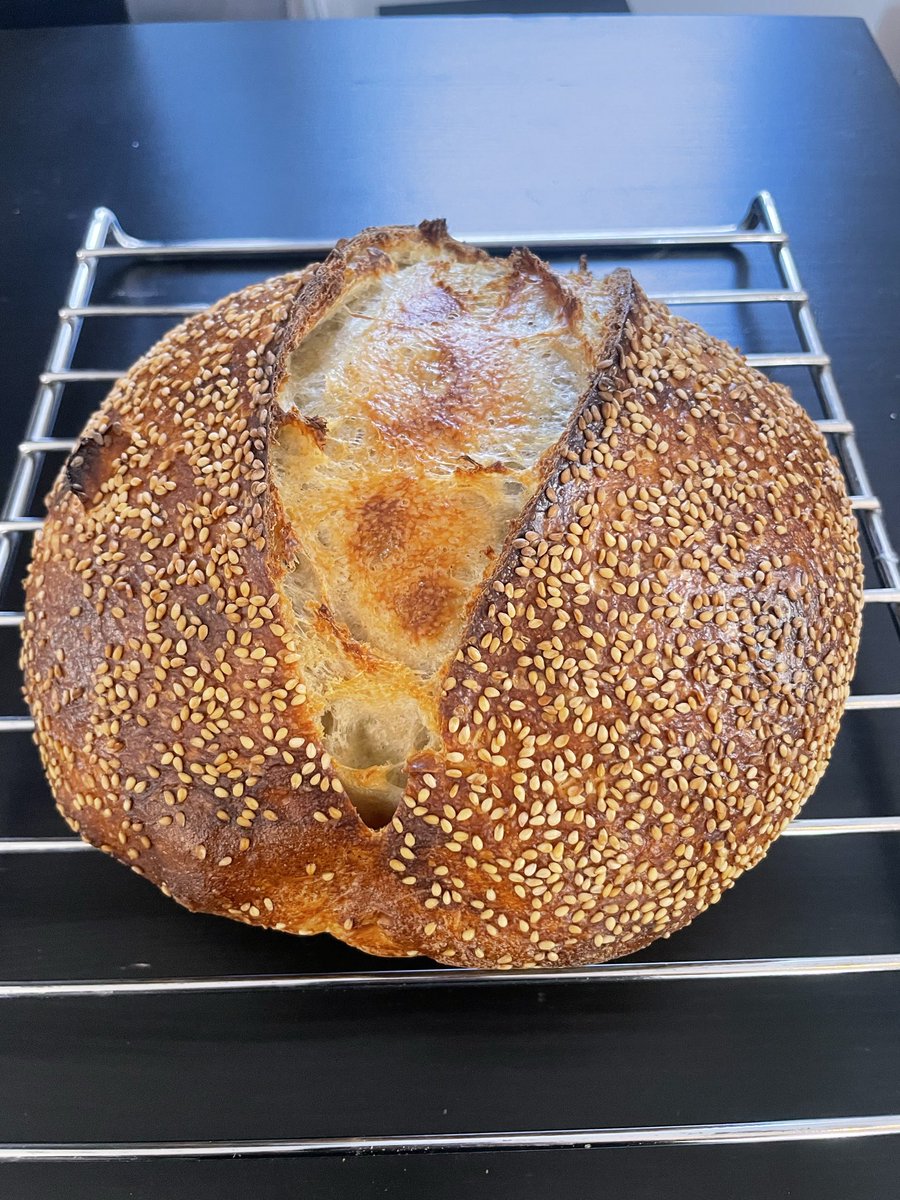 CBaalsac's tweet photo. Every Saturday i bake a Sourdough bread & it gets tastier every week 🍞 🌈 #soursough #bake #tasty #bread https://t.co/IpuT1chfvm