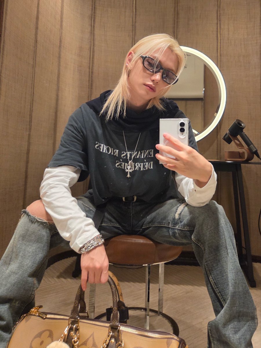 strawariberri's tweet photo. felix thick thigh pussy salad 🤤 https://t.co/AhtnD9Pjly
