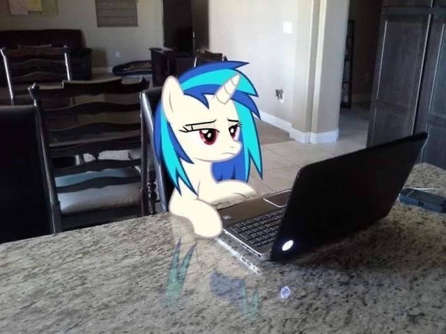 4ugusttrashh's tweet photo. bro im gonna obliterate all of you my BIGGEST POSER FRIEND just discovered my biggest artist secret and posted herself to a song. https://t.co/rOEwxWjxCe