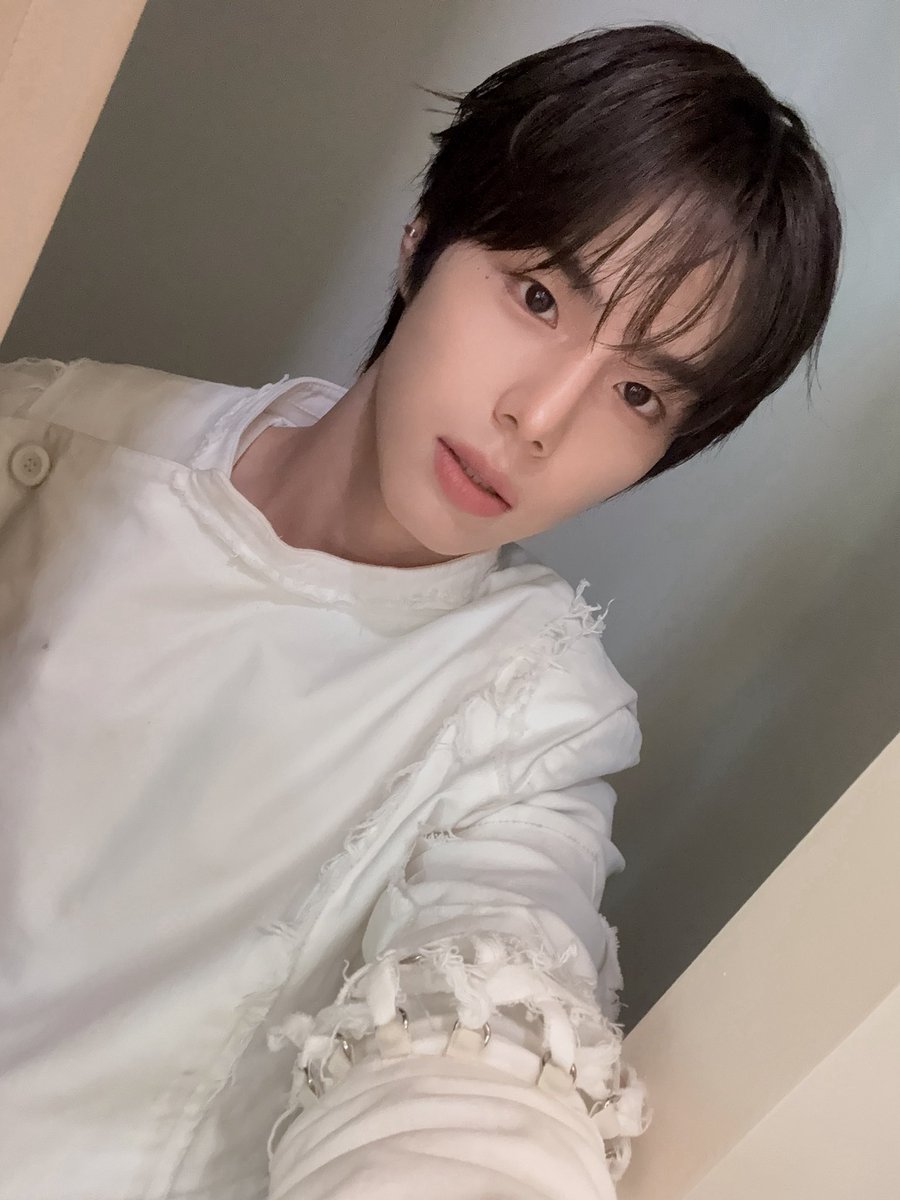 82Message's tweet photo. [#킹왕짱_사랑해]
🇲🇾🖤

#82MAJOR #82메이저 #에이티투메이저
#황성빈 #HWANGSEONGBIN https://t.co/lxSN9Ihf5S