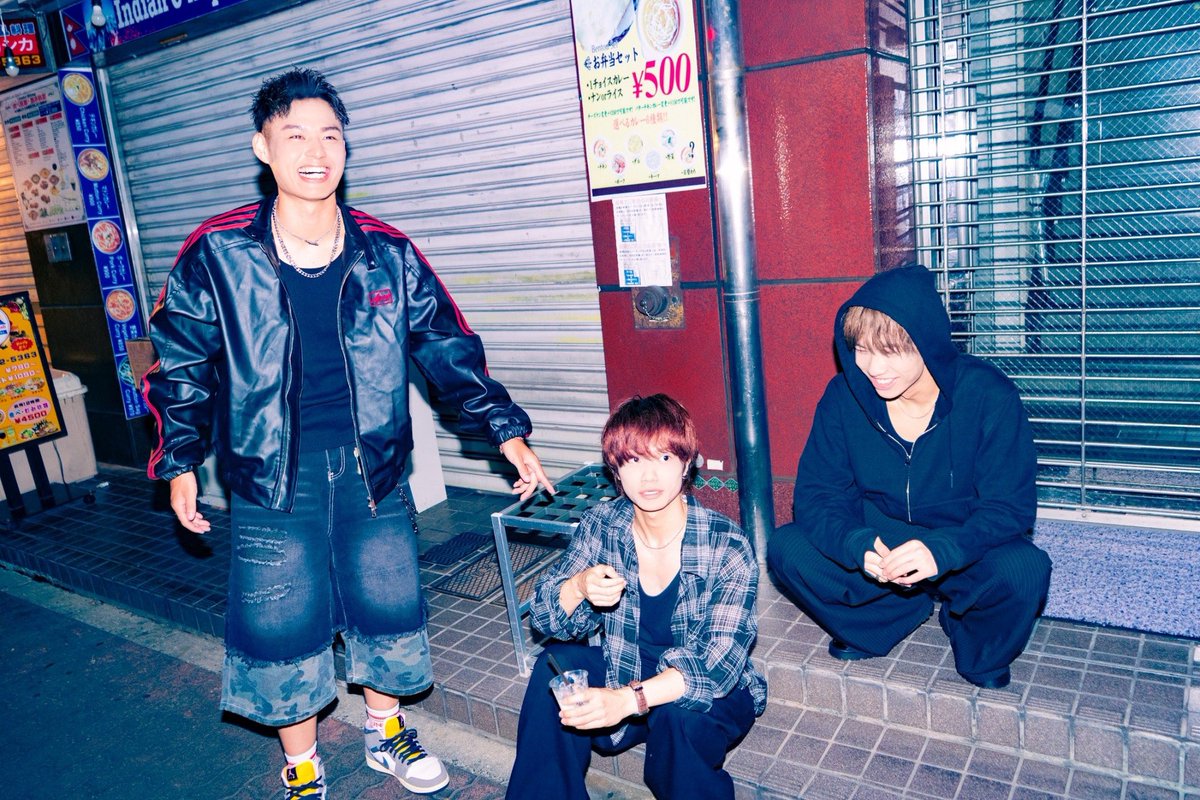 raiki_llc's tweet photo. 10月開幕やー気温めっちゃええから
路上足運んでくれやー！
久々の人もこれからライブ参戦していきたいって人もガチ来て欲しい！
俺らのライブで箱いつかパンパンにしてぇ〜！ https://t.co/IHd4IfQdK8