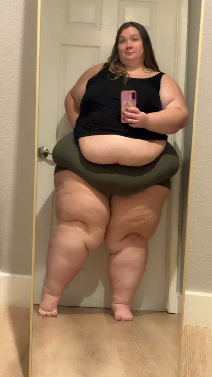 itskaylaxpeach's tweet photo. would you feed me? 😏 https://t.co/C1JmL2oYcY