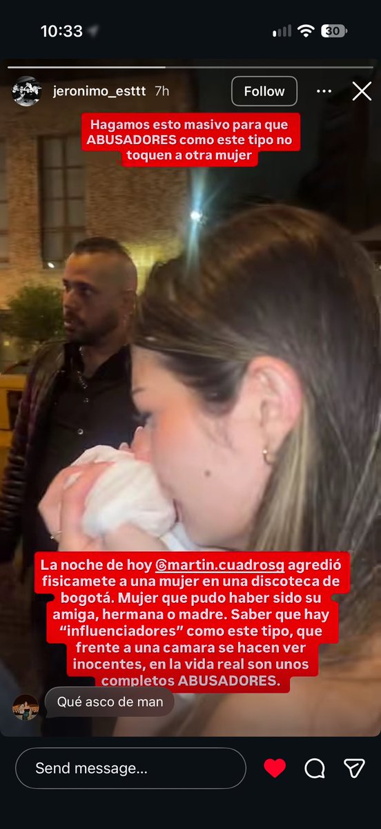 Majowdhs's tweet photo. Este influencer ayer en la 85 agredió físicamente a una mujer. Realmente nosotras no sabemos quién está detrás de una cámara. Por favor difundir ‼️‼️ https://t.co/wCBOq9igiF