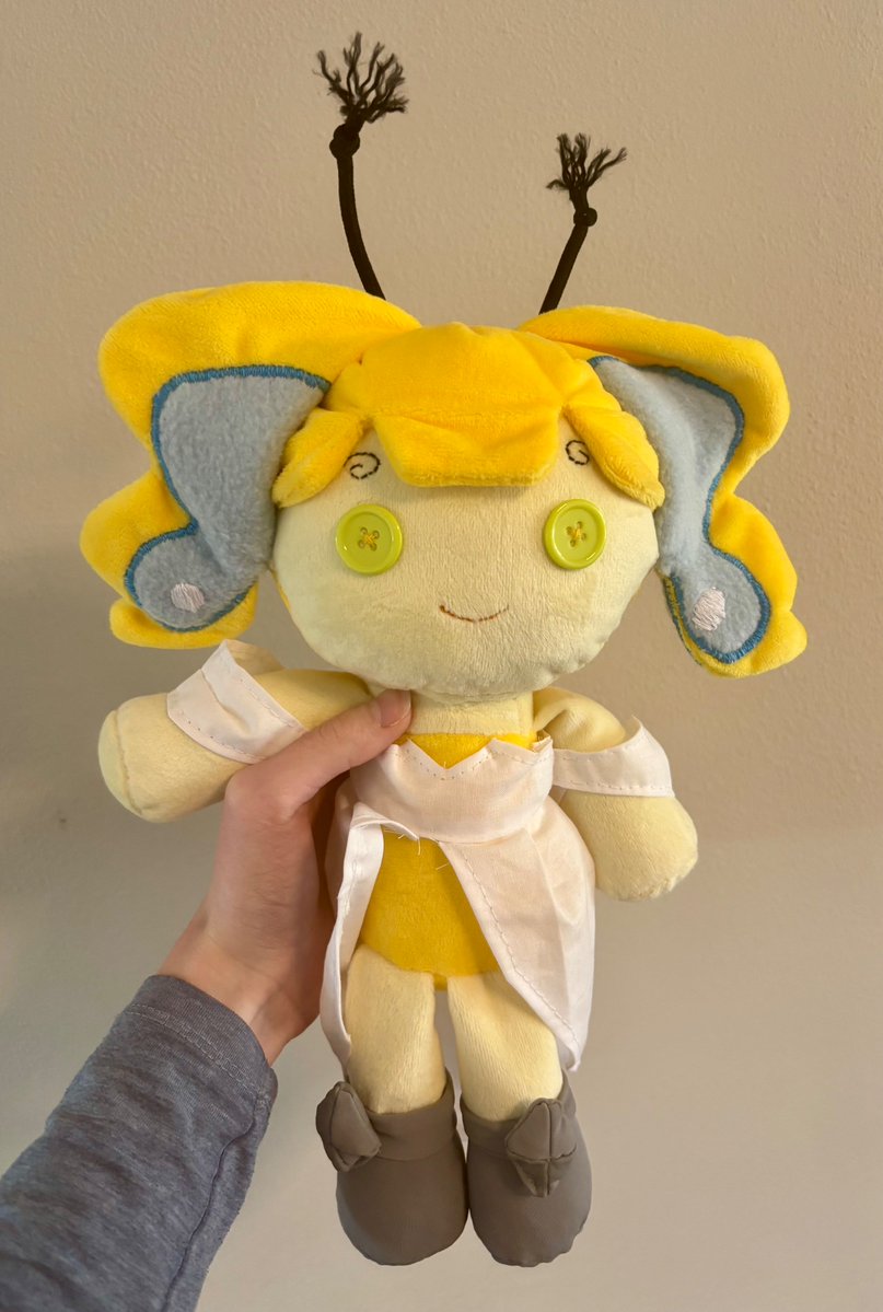 TheSparkledash's tweet photo. Just finished my Sugarfly Cookie plushie! The embroidery on her wings took SO long, but it was totally worth it!

#cookierun #cookierunkingdom https://t.co/HgGFo7ZzJZ