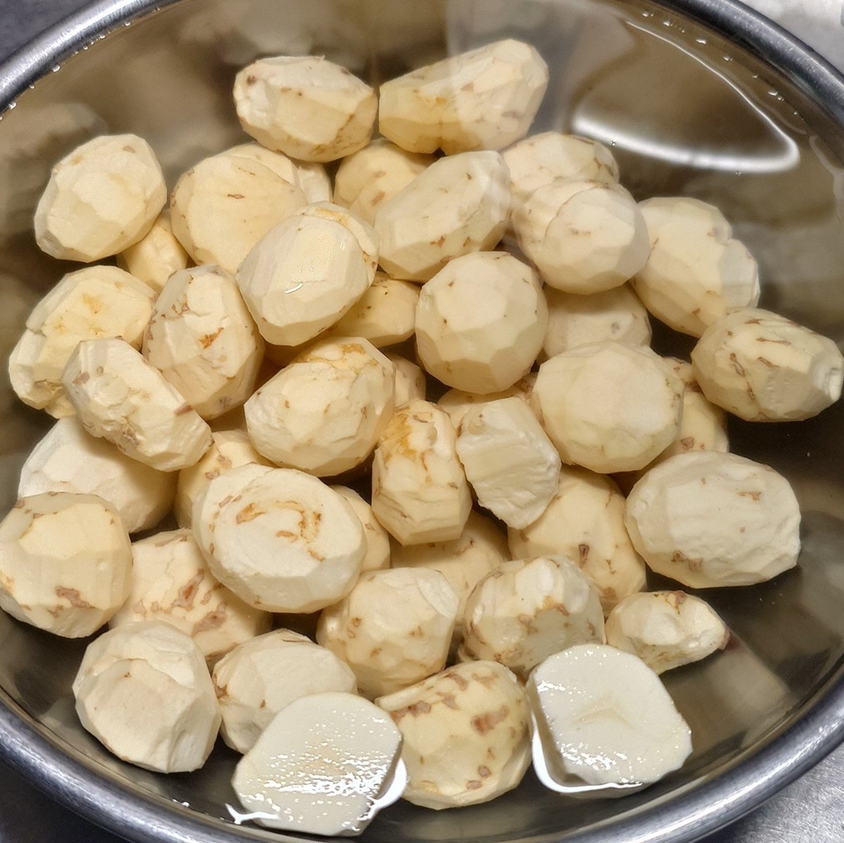 marulelouch's tweet photo. 3回目
まだあるよ🤤
甘露煮にしても一瞬でなくなる〜食べるのは一瞬！
栗ご飯したいね https://t.co/sqwg6LHF7v