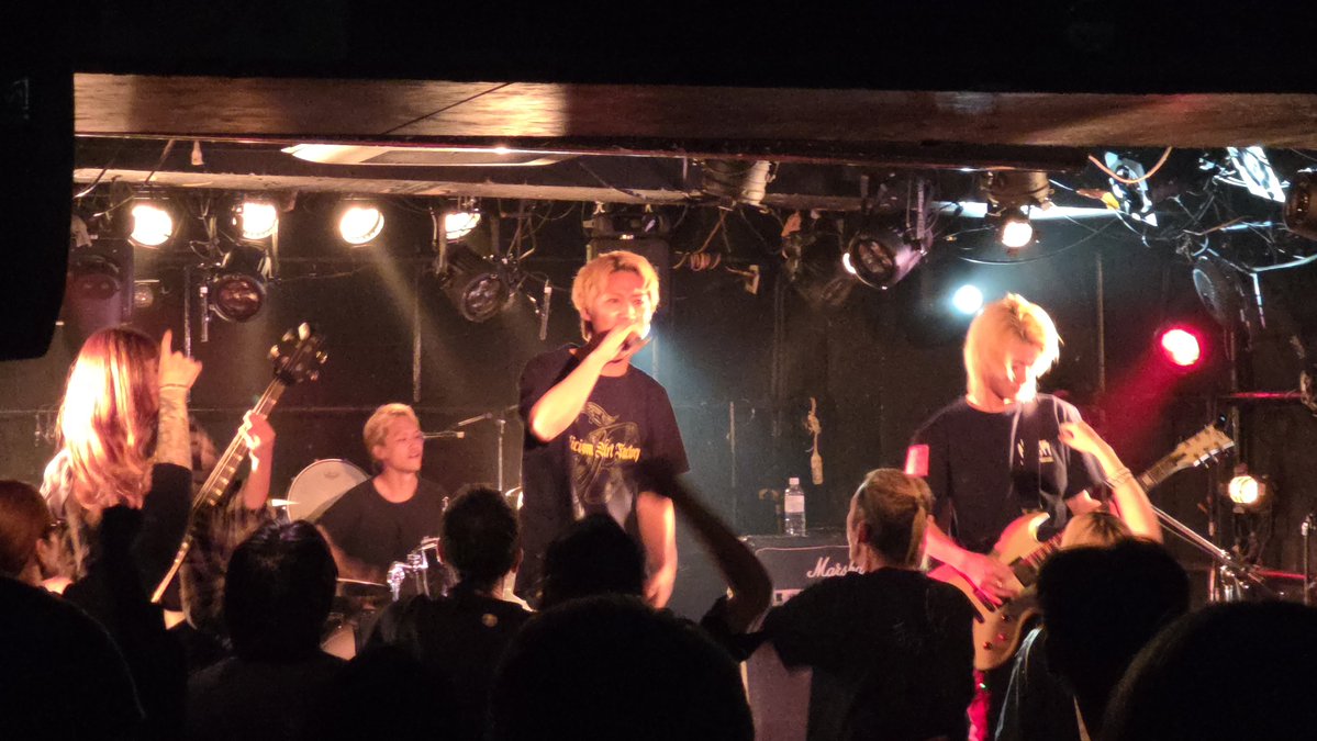 ma3alow109's tweet photo. @PicoBitofficial ✕ @NRR_official_ 企画！めっちゃ楽しかったぜー！！
異種格闘技戦かと思いきや、みんなちょっとずつやや被りしてる感じもあってなんかすげぇアツかったぜ⚡️またやろうな🍻

さて！次回降臨はいよいよ10月9日、天狗の日に #百鬼夜行ロックフェス である⛩️

TheTENGUZ 第二曲集『五像六譜』リリースの宴だからの💿️必ず参拝するやうに👊