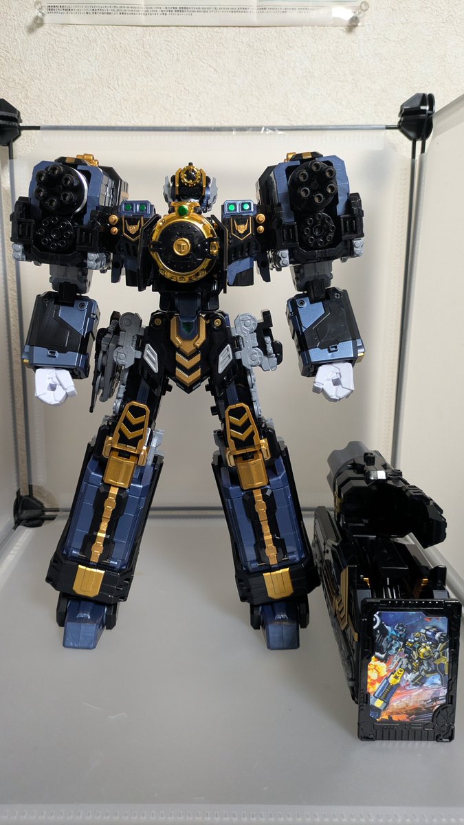 deskwing_game's tweet photo. メタルカードボットのゴーストレイン
思ったより早めに来てしまったけどガンランスと機関車と3段変形で満足度が高い
股の関節がちょっと弱いかなとは思ったけど十分十分 https://t.co/EUjX1CpFlH