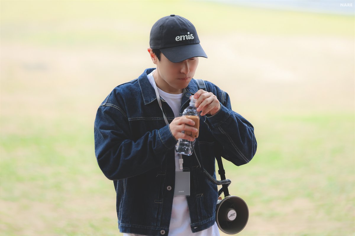 _NARE_pic's tweet photo. 261003 가을 소풍 #김동완 https://t.co/xVhlePghSc