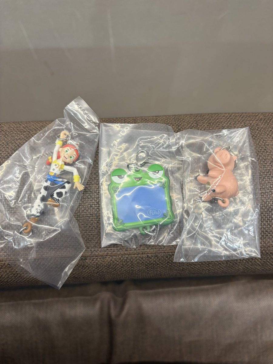 x5hvn's tweet photo. ガチャガチャ　モアナ　トイストーリー5 
つながるマスコット　交換

【譲】マウイ、カカモラ
ジェシー、リリーパッド、ハム

【求】プア、ブルズアイ

大阪市内手渡しでお願いいたします。
お気軽にお声がけください🙇🏻‍♀️ https://t.co/uWgwwTng7B