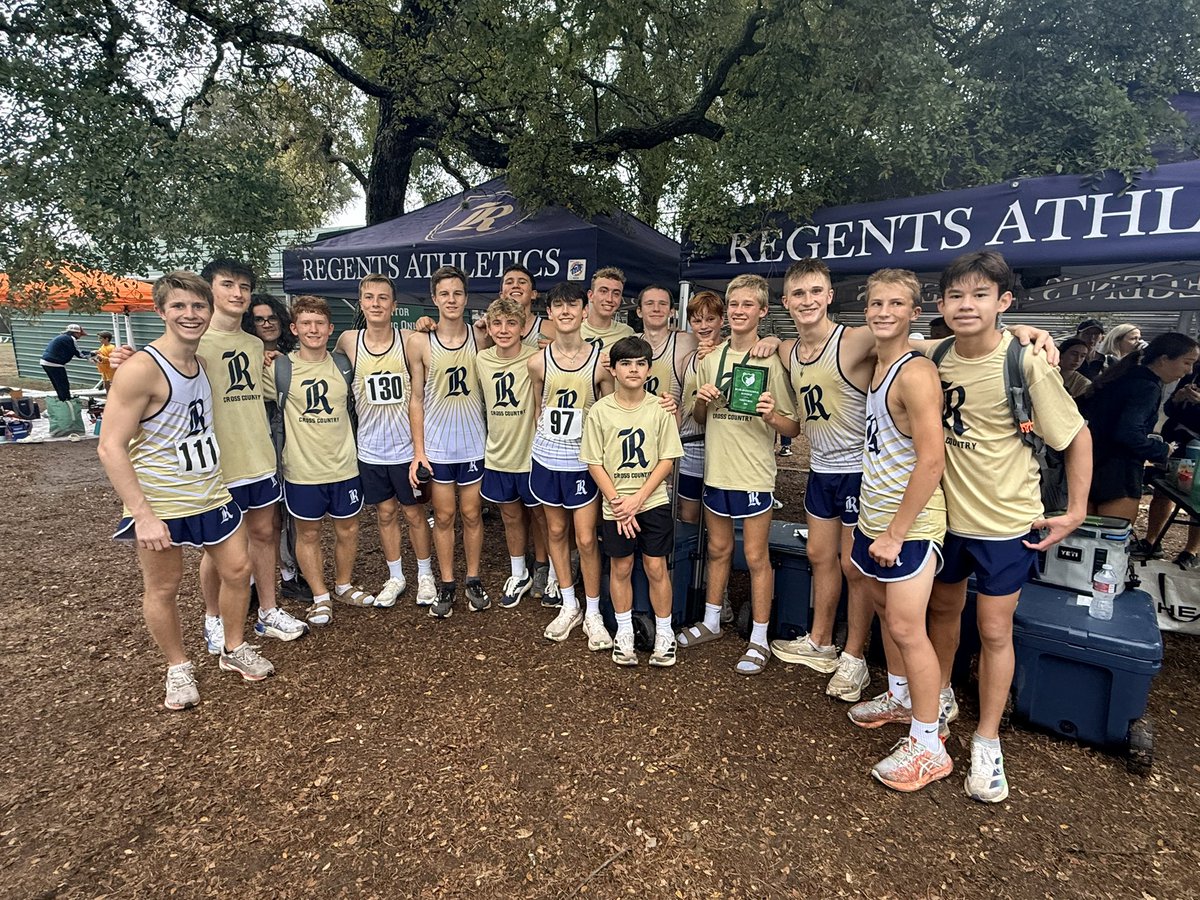 RSA_Athletics's tweet photo. WAY TO  RACE, KNIGHTS! 🔥Our XC teams competed with JOY, ran with JOY, and FINISHED WITH JOY at Brentwood Meet this morning! Girls take 🥇 1st &amp; Boys charge to 🥈 2nd! WAY TO GO, KNIGHTS! 💙#RunWithJOY #ARMORUP 

Complete results here
https://t.co/sHirLSiMjt https://t.co/S2PN8itDNf