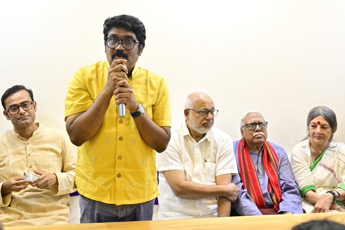 cpimspeak's tweet photo. CPI(M) General Secretary M A Baby inaugurated Shaheed Bhagat Singh Bhavan in Daryaganj, Delhi, the new Central Committee office of the Democratic Youth Federation of India (DYFI).

SFI General Secretary Srijan Bhattacharya, President Adarsh M Saji, AIDWA General Secretary Kaninika Ghosh, AIKS Vice President Hannan Mollah, AIAWU General Secretary B Venkat and senior CPI(M) leader Brinda Karat were present on the occasion, along with DYFI General Secretary Himaghnaraj Bhattacharya, DYFI President and Rajya Sabha MP A A Rahim, and other senior DYFI leaders.

Addressing the gathering, Comrade M A Baby said that DYFI, along with SFI and other student and youth organisations, is playing an important role in mobilising young people at a time when a powerful youth movement is emerging across India. He expressed his hope that Shaheed Bhagat Singh Bhavan would become an important centre for this continuing struggle and for building a stronger, united and progressive youth movement across the country.