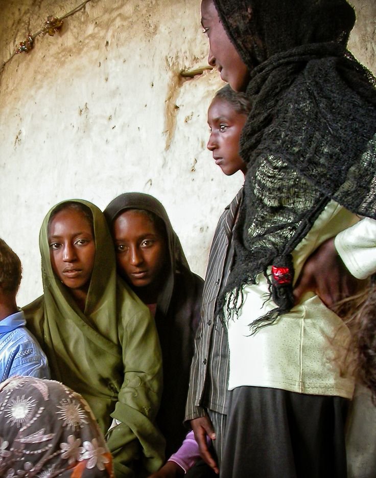 abt_cr's tweet photo. " نِساءُ السودان حُرات كباقي النِساء "
#الحرية_لنساء_السودان
#مع_نساء_السودان 
#مساعدة_نساء_السودان https://t.co/xlwCl9k1nF