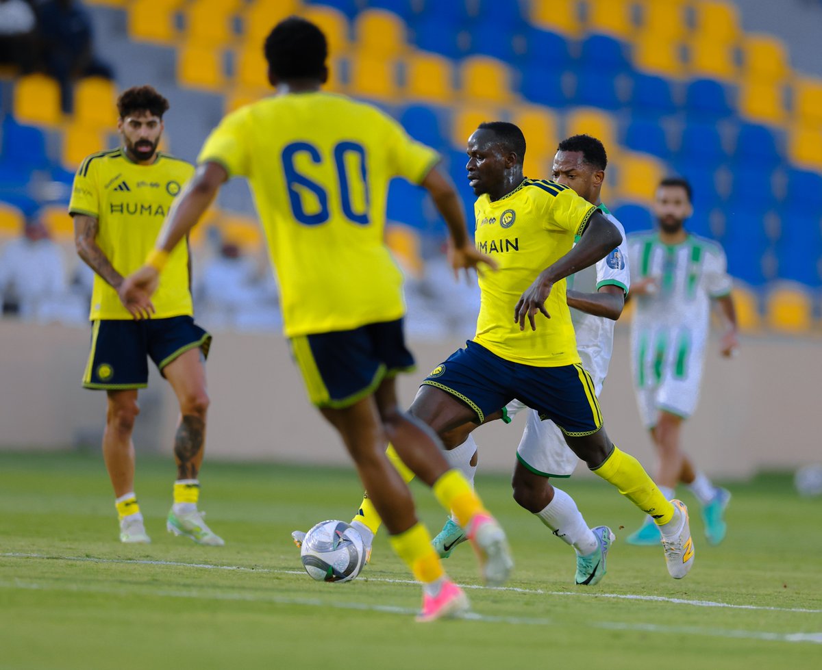 AlNassrFC's tweet photo. #النصر يحقق الفوز في ودية الأنوار بمشاركة كومان وغريب 💛 https://t.co/zgt5RFjaCv