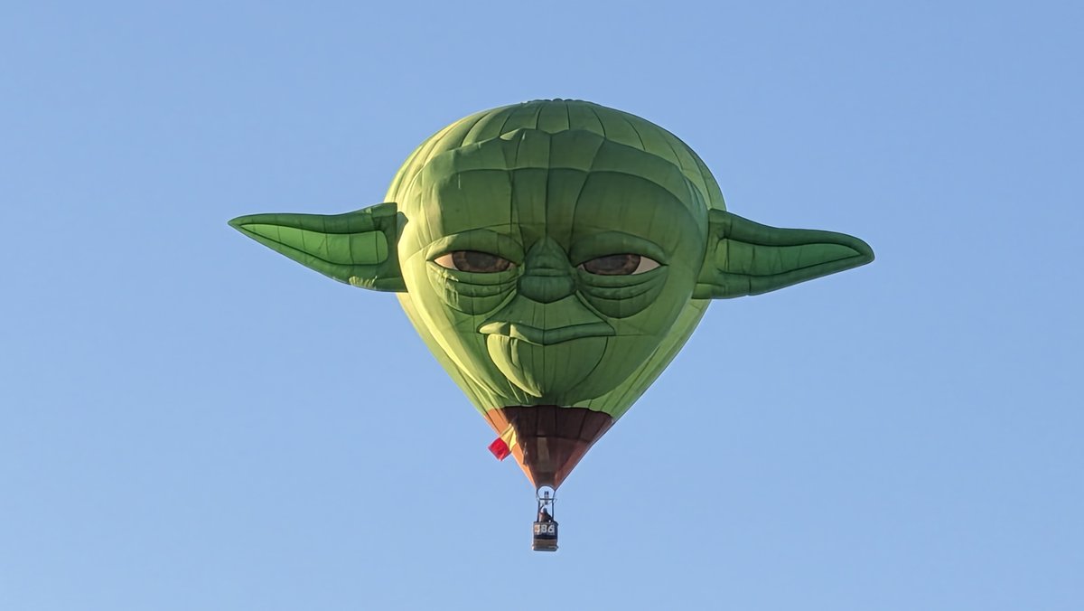 JagKalifa's tweet photo. #yoda #balloonfiesta #starwars https://t.co/9M3ZRcfYrb