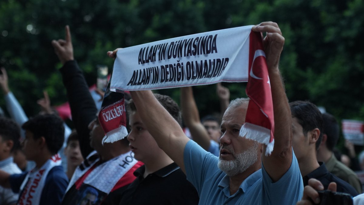 furknharketi's tweet photo. 7’den 70’e zulme karşı tek yürek tek bilek! 

📍Adana | İsmet İnönü | Basın Açıklaması 

#AdanaBasınAçıklaması
#KardeşlerimizeOzgürlük
SemraHocaya Ozgürlük
AlparslanHocaya Ozgürlük
ZulmeKarşı Meydanlardayız https://t.co/R5wgj5tJ0S