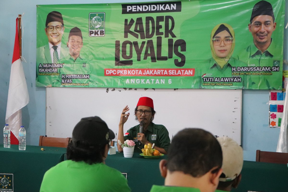 DPWPKBJAKARTA's tweet photo. Pendidikan Kader Loyalis terus berjalan, menjaga panasnya mesin partai untuk terus bergerak maju, mensolidkan barisan demi cita-cita luhur para pendiri PKB &amp; tentunya dengan satu tujuan mulia yaitu untuk kepentingan masyarakat 

#pkbmasadepanjakarta #kaderloyalis https://t.co/IaDiwNGmAE