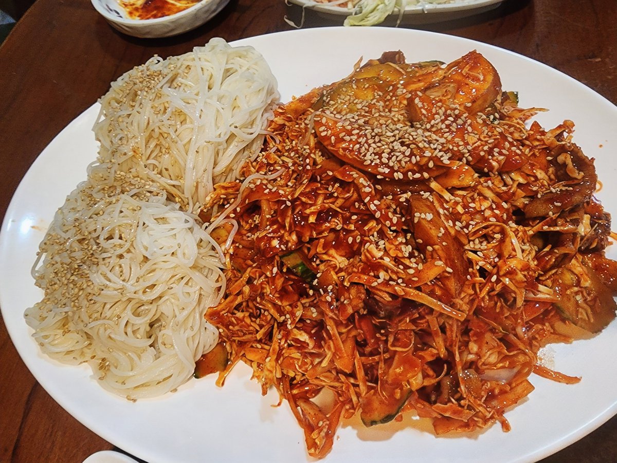 dmxbsusk's tweet photo. 오늘의
한잔한~ https://t.co/yOeJjFAsNn