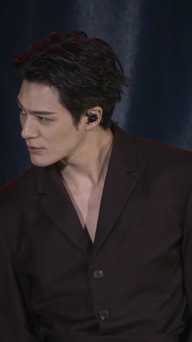 Grizellaeris's tweet photo. MAHADASYAT LEE JENO https://t.co/AxBxlVhpPY
