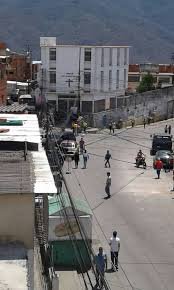 angelcacique's tweet photo. #3Oct26 @VenteVenezuela #Catia. Recorrido desdé la Iglesia Los 12 Apóstoles (#Bima), barrio Isaías Medina Angarita, y que culminará en la calle comercio Los Magallanes de Catia. Solicitan Elecciones y el regreso de María Corina Machado @MariaCorinaYA @yuraima_so78157 @mceden https://t.co/RBN2e3oJ9f