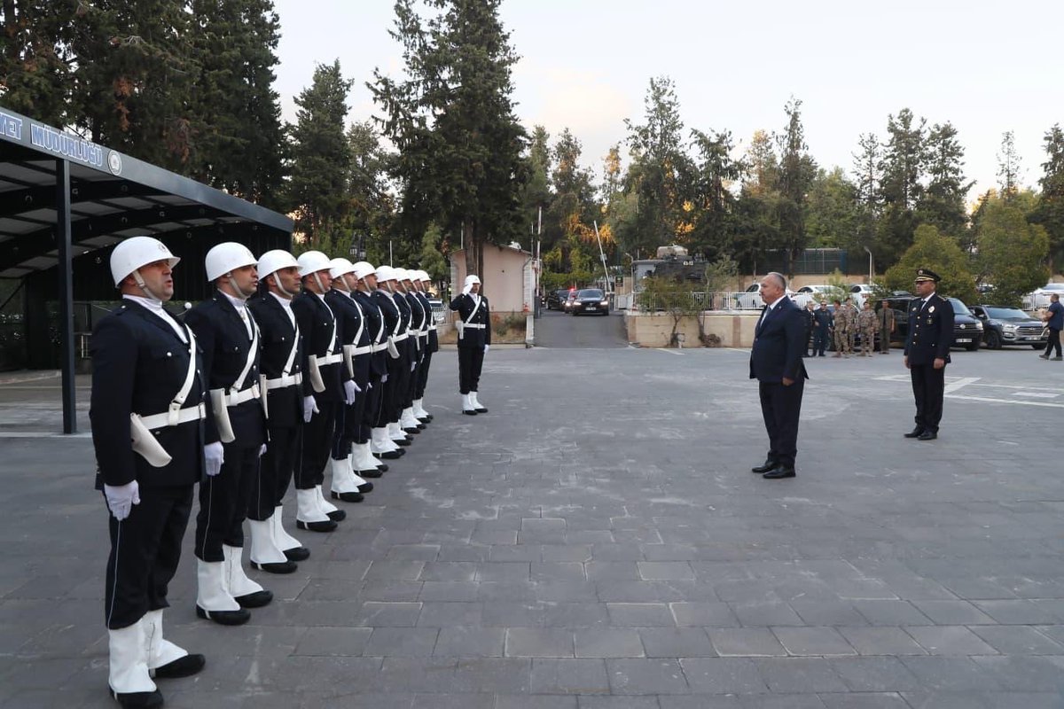 EmniyetGM's tweet photo. Emniyet Genel Müdürümüz Sayın Ali Fidan, Şanlıurfa Emniyet Müdürlüğümüzü ziyaret ederek yürütülen çalışmalara ve gerçekleştirilen faaliyetlere ilişkin değerlendirme toplantısı gerçekleştirdi.

Sayın Genel Müdürümüz, Şanlıurfa Emniyet Müdürlüğümüz bünyesinde görev yapan kahraman personelimizle bir araya gelerek kendilerine görevlerinde kolaylıklar ve muvaffakiyetler diledi.
