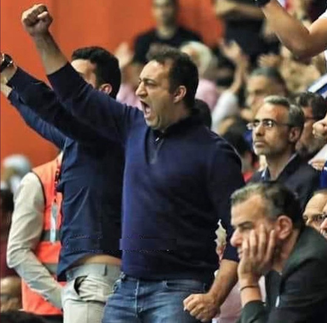 DrIslamSakr's tweet photo. منك لله يا مرتضى منصور أنت وأولادك
أحمد عمل أقوى فرق صالات
جابت بطولات محلي وافريقيا فرحتنا
وأمير عمل اقوى فريق قدم بأفريقيا
نوعية شرقي ساسي إمام مصطفى محمد عواد
تستاهلوا تتعزلوا عشان عكننتوا عالأهلاوية
انما مجلس حسين لبيب ضد العزل
لانه فرح الاهلاوية وغرق الزمالك في الديون
معلش🤮 https://t.co/DUTYaWqVCF