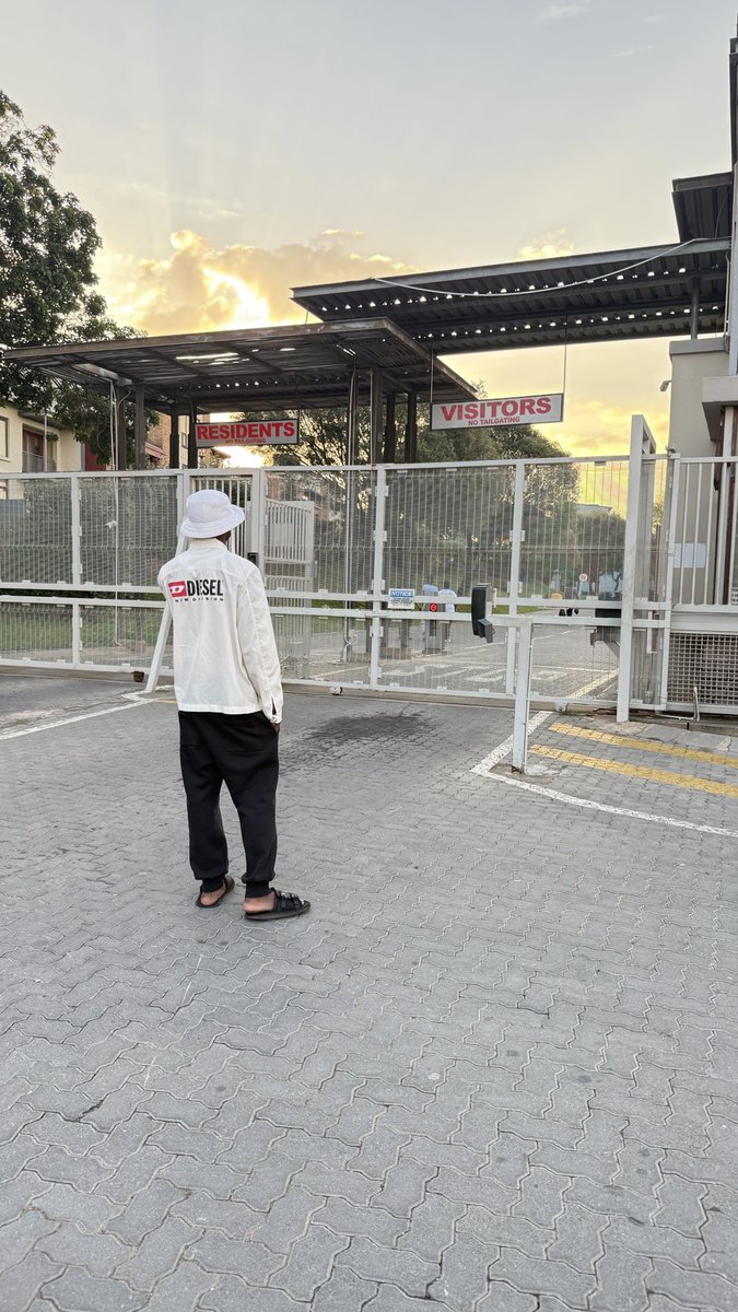 Unidropout_'s tweet photo. https://t.co/3gNBaXjWvD