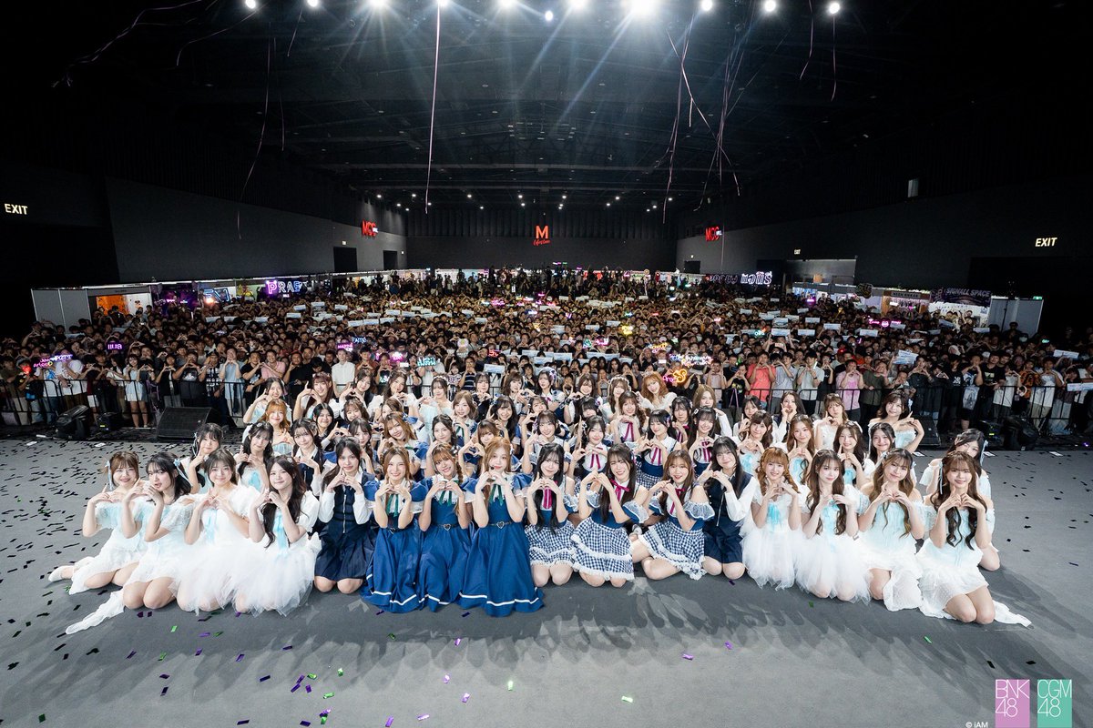 cgm48official's tweet photo. [🚆☁️] #KimitoDokokaeIkitaiTH

ขอขอบคุณทุกคนที่มาร่วมงาน BNK48 & CGM48 Fan Festival 2026 และร่วมรับชม First Performance ของ BNK48 & CGM48 Special Single “Kimi to Doko ka e Ikitai – อยากจะไปกับเธอ” ในวันนี้ด้วยนะคะ

หวังว่าทุกคนจะได้พาความสุขกลับบ้านกันไปเยอะ ๆ เลยนะ!

สำหรับงาน BNK48 & CGM48 Fan Festival 2026 ยังเหลืออีก 1 วันในวันพรุ่งนี้ มาร่วมสนุกกับกิจกรรมภายในงานกันเยอะ ๆ นะคะ

วันนี้ชอบเพลงไหนกันบ้าง มาคอมเมนต์บอกกันได้นะคะ

#BNK48CGM48FanFestival2026
#KimitoDokokaeIkitaiTH_1stPerf
#君とどこかへ行きたい
#BNK48CGM48_GE2026
#BNK48 #CGM48