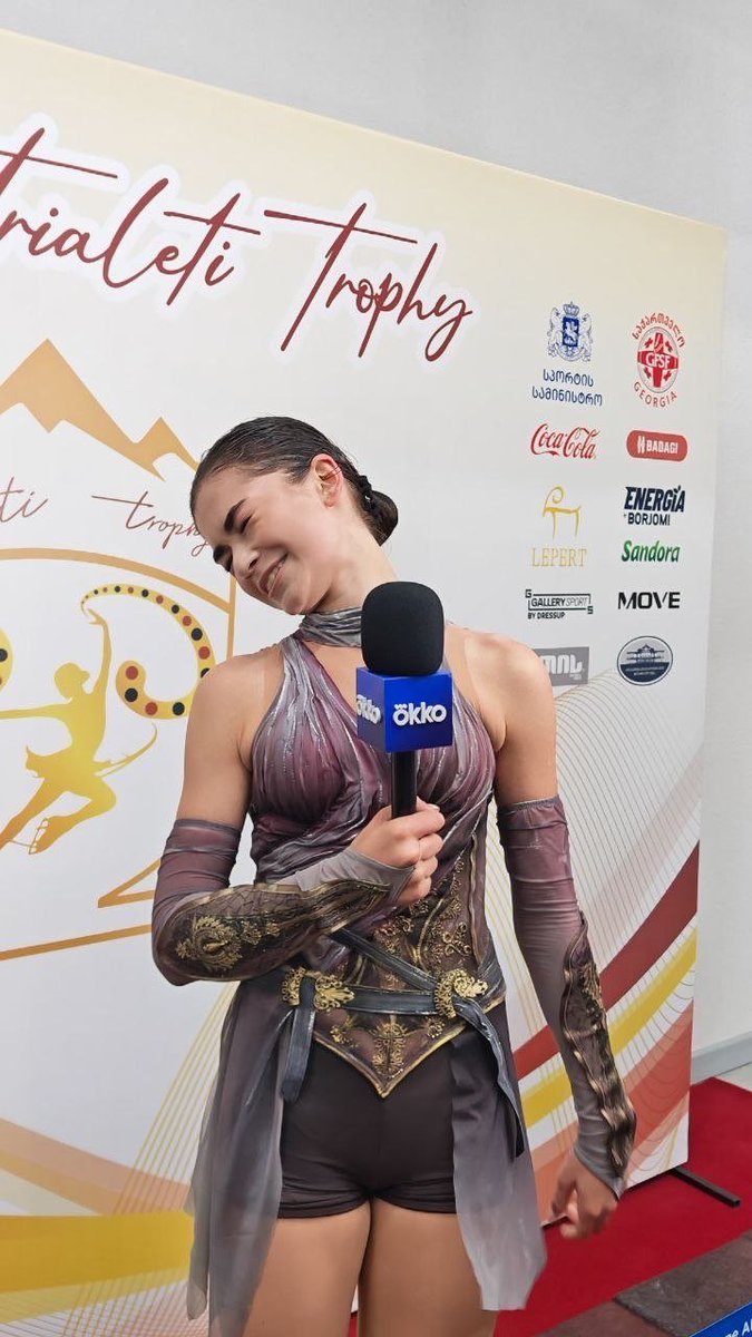 skayyyter's tweet photo. adeliya being the only skater on this podium who was clean in both segments ☺️☺️☺️☺️ https://t.co/KQd0dK77cY