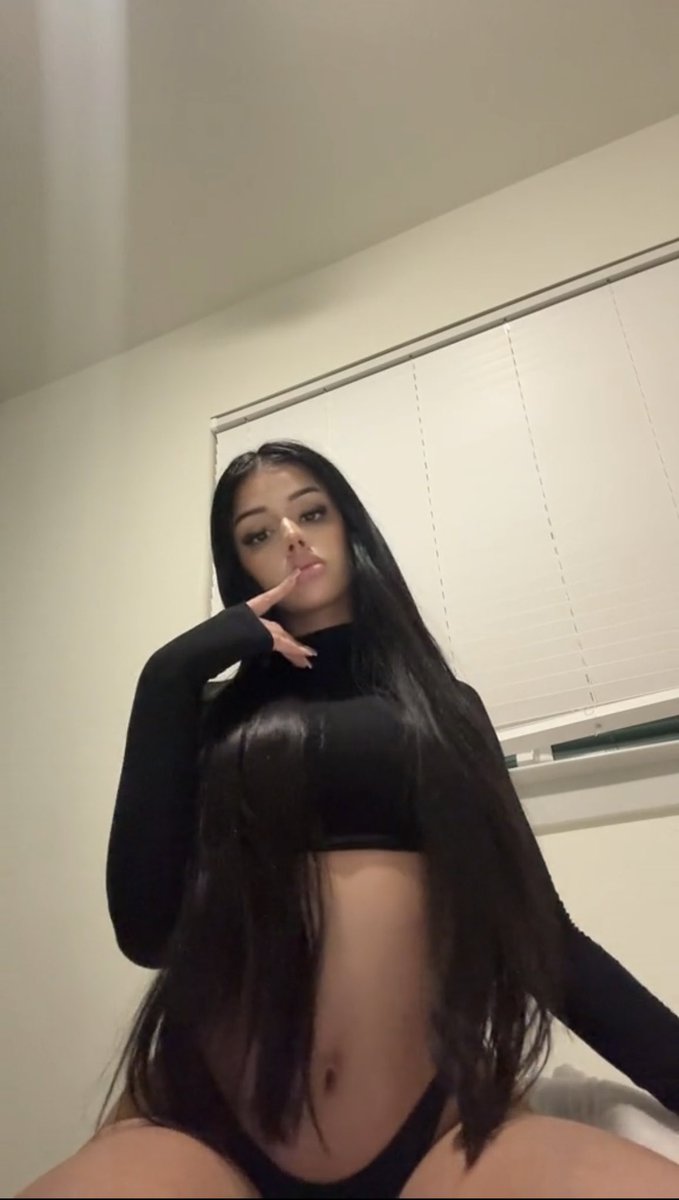 privadooxo's tweet photo. 1 or 2 ? https://t.co/weylZfhTl5