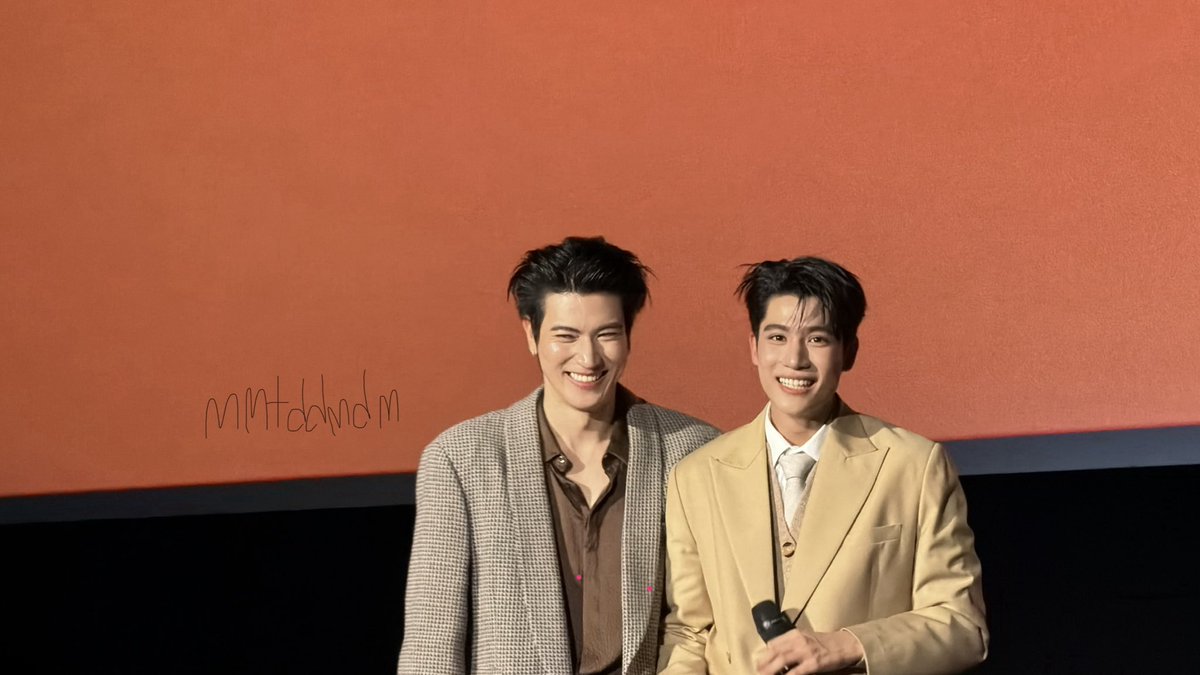 mmtddmdme's tweet photo. ฉดไฉมากมุแงงง☀️☀️☀️

อรุณรุ่ง THE EDGE OF HORIZON INN ONGSA 1ST FAN MEETING IN MILAN

#InnOngsaFM_Milan https://t.co/rL213lb8Vg
