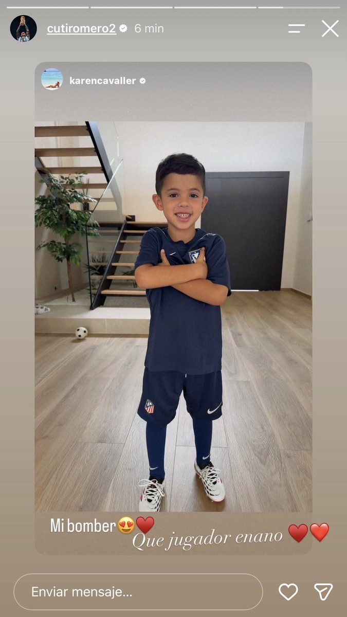 julienzista's tweet photo. me mata que el hijo de el cuti sea un clon suyo JSJS ya les debe estar rompiendo las piernas a los nenes del jardín https://t.co/4B7hCXlwon