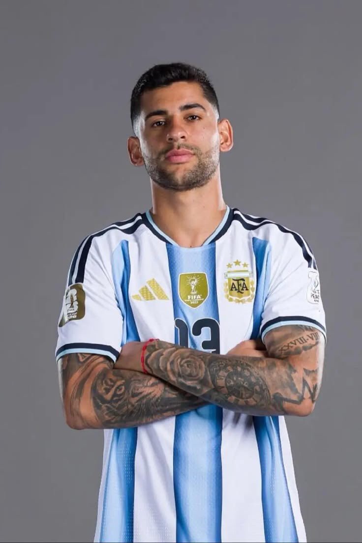 julienzista's tweet photo. me mata que el hijo de el cuti sea un clon suyo JSJS ya les debe estar rompiendo las piernas a los nenes del jardín https://t.co/4B7hCXlwon