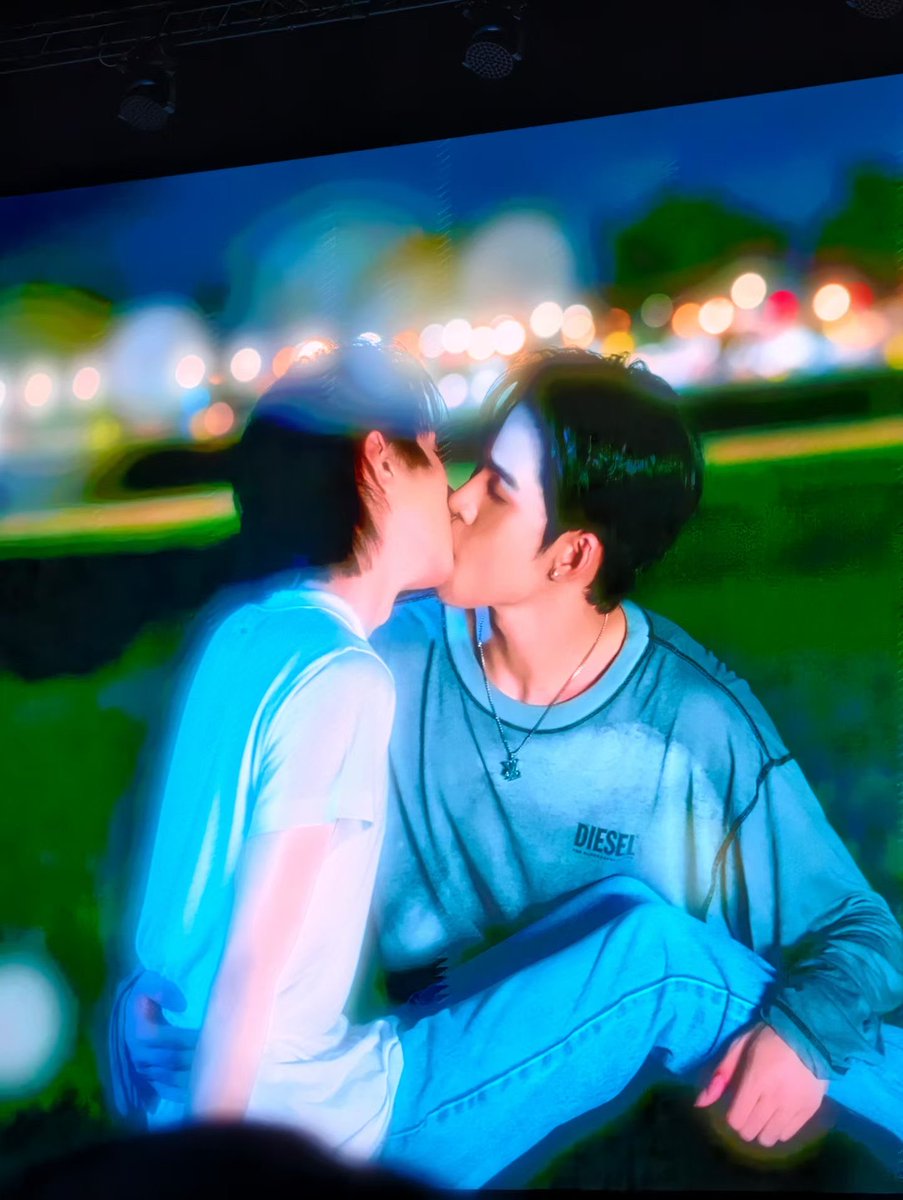 fufu11312's tweet photo. มามี่รอไม่ไหวแล้วววว อยากกรีดร้องดังมาก!!! เห็นภาพแล้วใจเต้นแรงมาก ทนไม่ไหวเลยค่ะ🥹💥

MR FANBOY CHAPTER 6
#MrFanboyEP6 https://t.co/kgY4UuMeIh