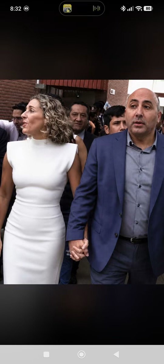BoliviaLibreNow's tweet photo. EL PADRE DE LA PRIMERA DAMA HIZO FORTUNA QUEBRANDO DOS BANCOS, DANDO PRÉSTAMOS CON DINERO ROBADO DE LOS AHORRISTAS A SU FAMILIA Y HUYENDO A ESTADOS UNIDOS CON UNA FORTUNA HECHA EN BOLIVIA. https://t.co/74Fgr5yAxh
