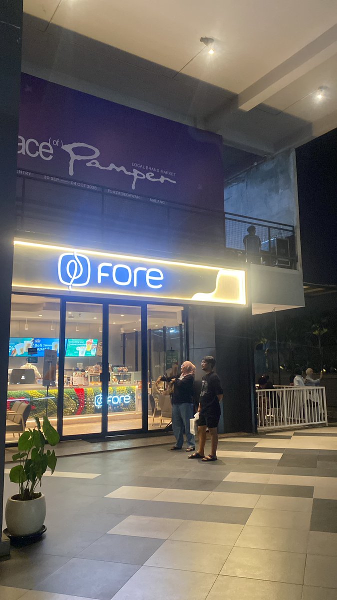 sukaaaksk's tweet photo. comfort place ku buat ngopi sekarang cuma di fore begawan :) parkirnya nyaman, fore nya jg tempatnya pw pol, dan ya, ini jg first place aku ngajak ngopi dia waktu itu WKWK https://t.co/OXnZLnoUYp