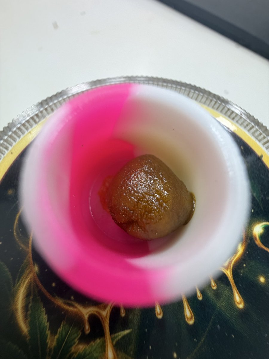RisingStrainz's tweet photo. Stardawg Budder using 20% off code got me a crazy deal! 

#GBfirst20 https://t.co/4MmegRGH2n