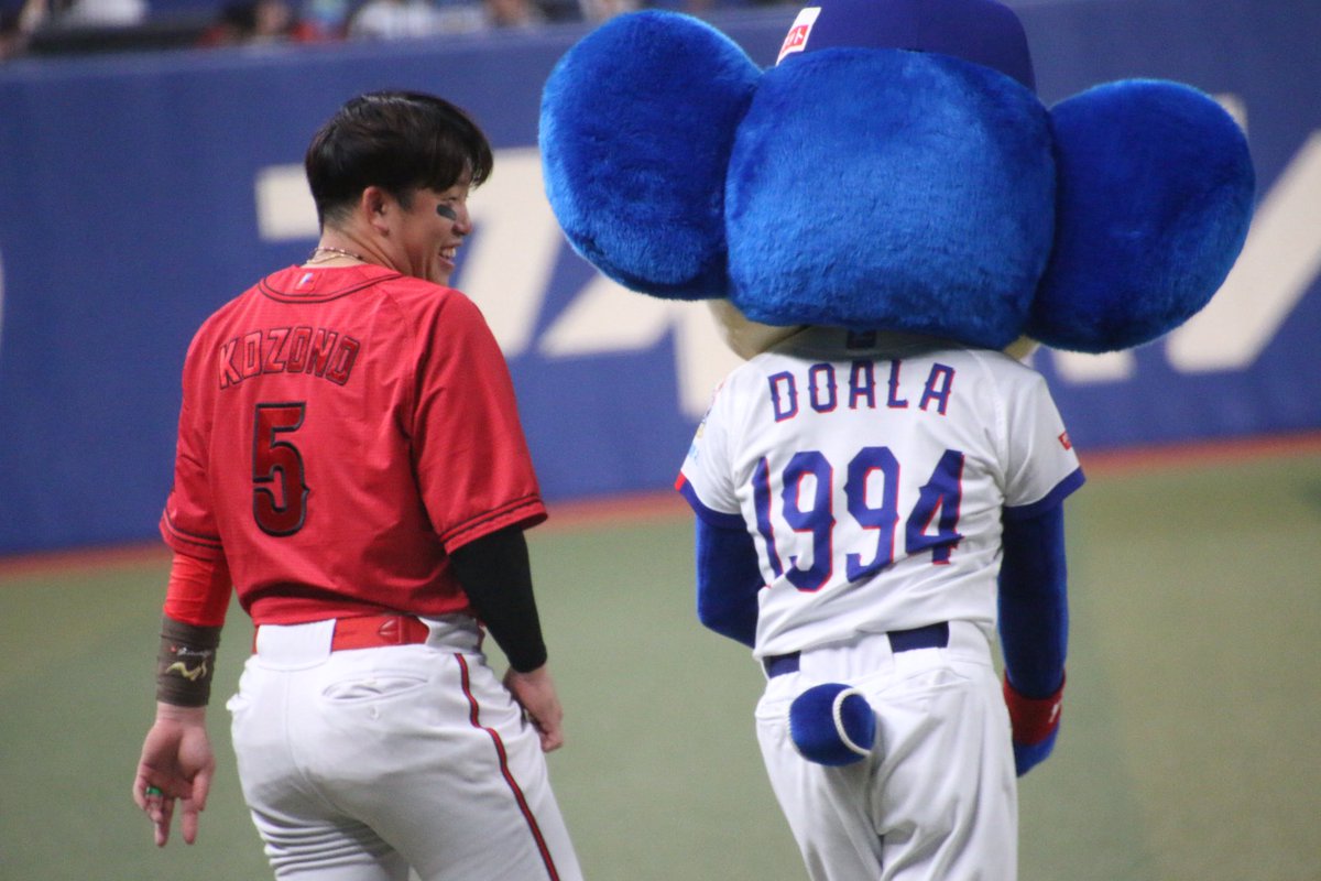 bigteacher_7's tweet photo. 仲良く話してたのを間近で見てた https://t.co/FyoHSAXVb4