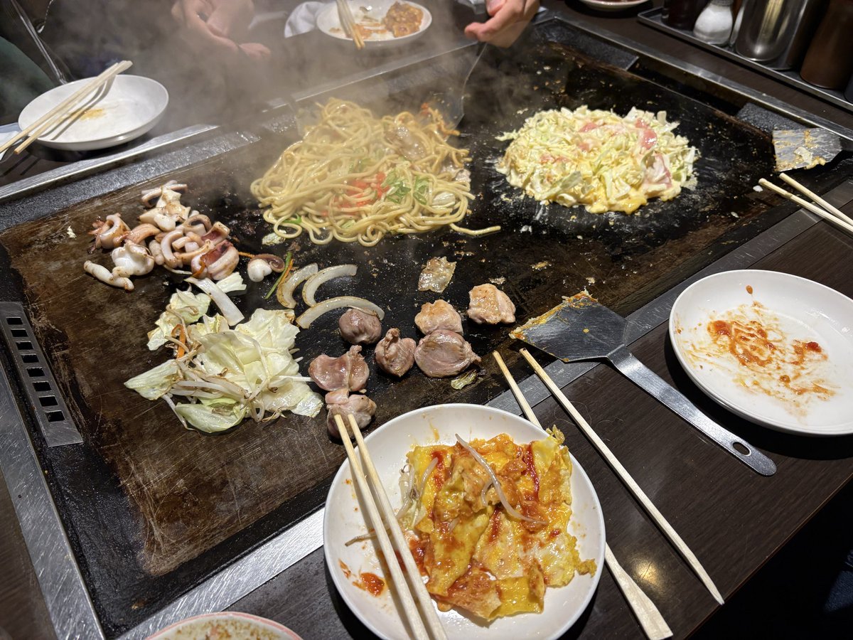 kchan_SMGK's tweet photo. 夜ご飯はお好み焼きにもんじゃ食べた！

最っ高でした https://t.co/VHNgENdMtE