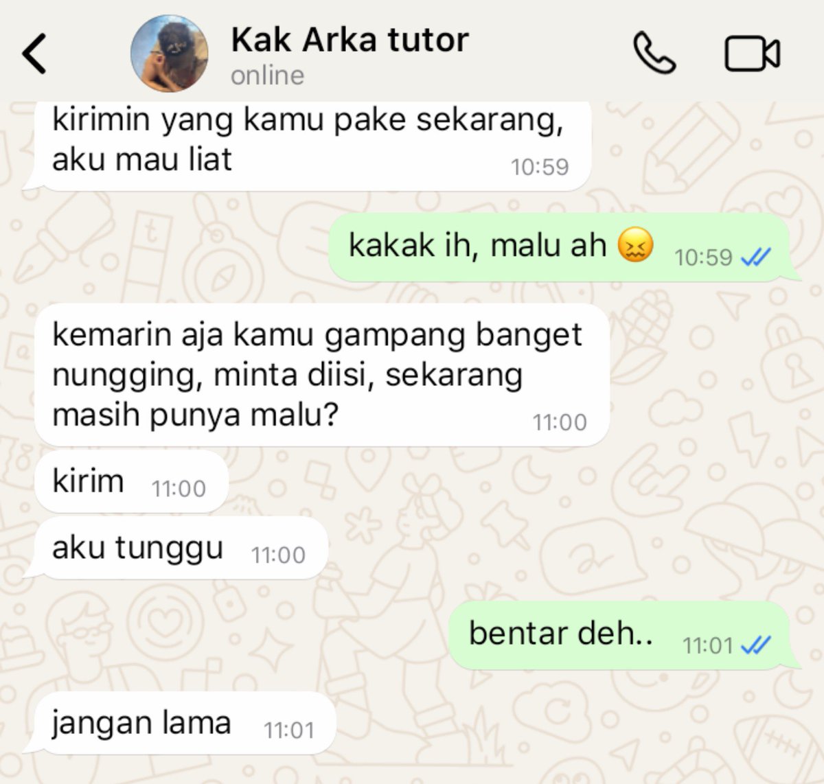 motochikarlyn's tweet photo. kakak_tutor_bikin_bocor.3gp 

Kakak tutor ganteng yang gelisah akhirnya ngechat murid kesayangan, karena kangen punyanya dimanjain. 

— bxg 21+ https://t.co/nJCwvMq8rC