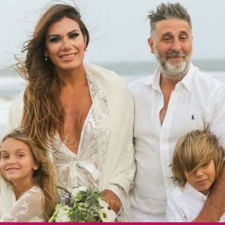 fortavat's tweet photo. ¿Por qué todas las personas de Argentina que subrogan vientres tienen hijos rubios de ojos claros? 🤔 https://t.co/X9obAH726L